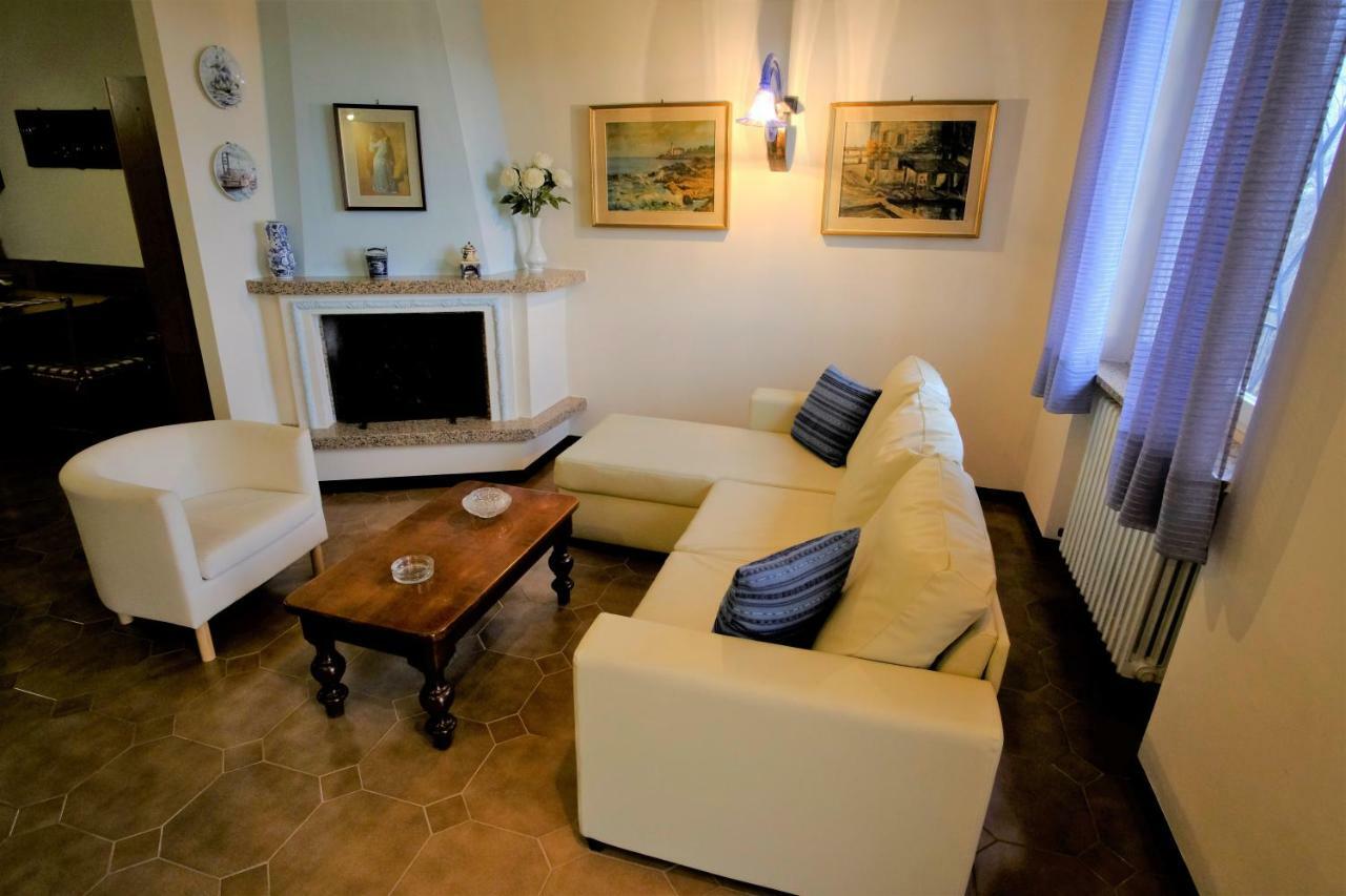 Casavacanzedezza Montecalvo Versiggia Екстер'єр фото