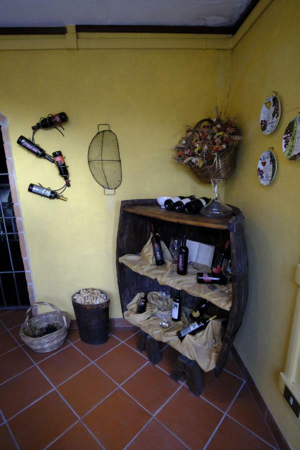 Casavacanzedezza Montecalvo Versiggia Екстер'єр фото